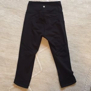 Lululemon size 4 crops